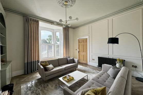 3471W 8 tv drama location house in West Yorkshire modern living room