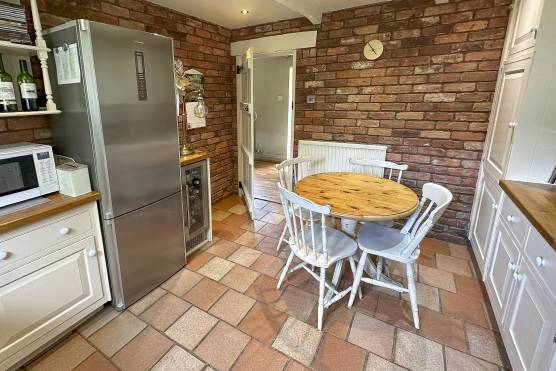 3492C 4 tv shoot location house in Cheshire period property kitchen.jpg