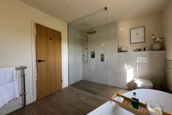 3498W 19-tv-shoot-location-house-in-West-Yorkshire-bathroom