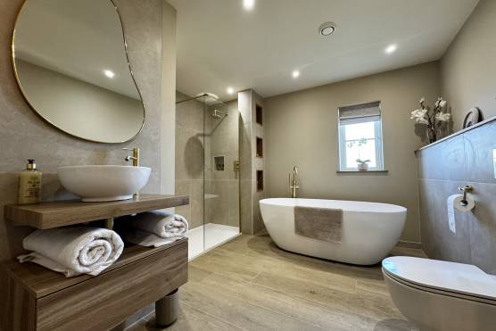 3498W 24 filming location house in West Yorkshire stylish bathroom
