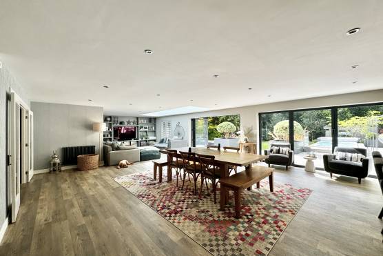 3495C 6 photo shoot location house in Cheshire stylish family home with large open plan kitchen and dining area