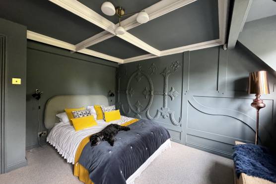 3502W 23 tv drama location house in West Yorkshire large stylish bedroom