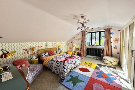 3506M 13 tv drama location house Super stylish family home in Manchester with large bedroom