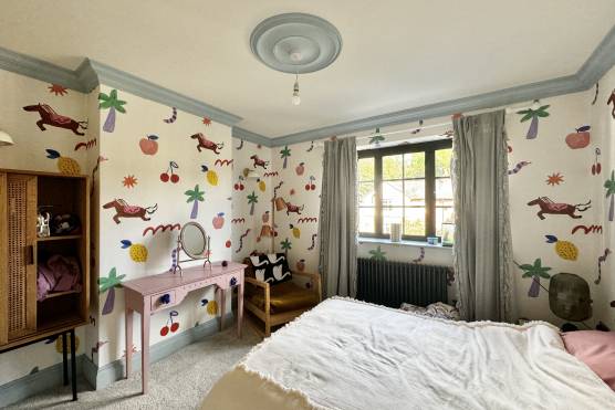 3506M 18 tv drama location house Super stylish family home in Manchester with large bedroom