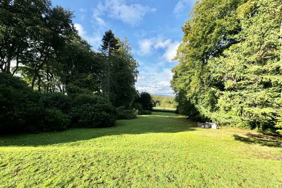 3508C 29 tv commercial location house in Derbyshire Grade II listed building with large garden