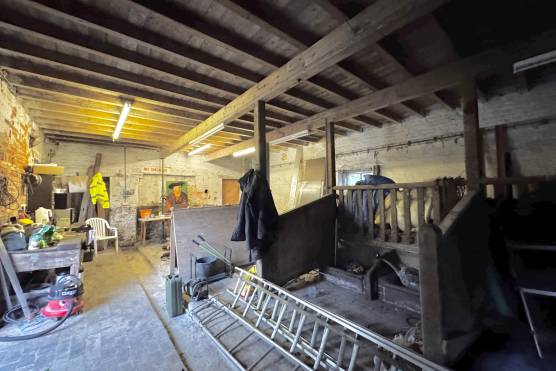 3519C 5 tv shoot location in Cheshire rustic barn building.jpg