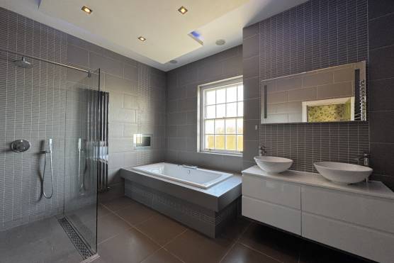 3522N 31 photo shoot location house in North Yorkshire stylish bathroom