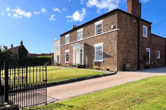 3522N 40 tv shoot location house in North Yorkshire elegant Georgian property.jpeg