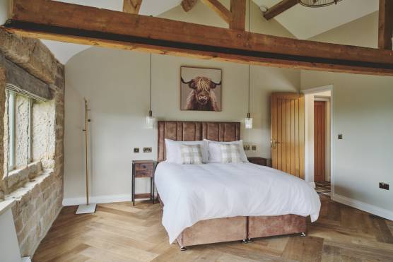 3525M 11 photo shoot location in Manchester period stone property with stunning rural views large bedroom
