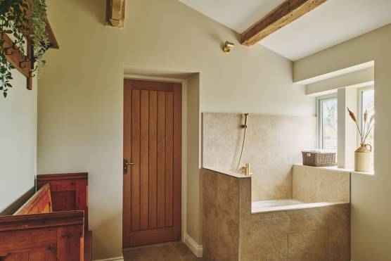 3525M 18 tv drama location in Manchester period stone property with stunning rural views large bathroom