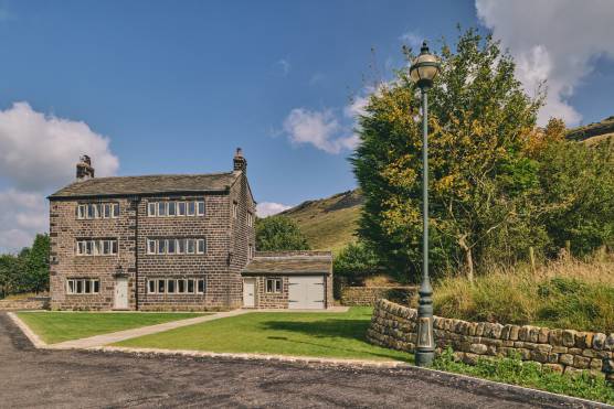 3525M 19 tv commercial location in Manchester period stone property with stunning rural views