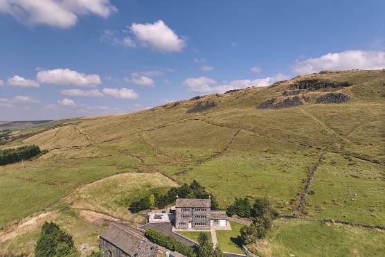 3525M 26 photo shoot location in Manchester period stone property with stunning rural views