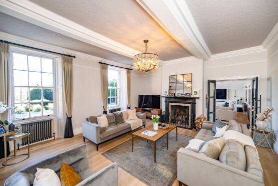 3526S 1 filming location house in South Yorkshire elegant living room.jpg