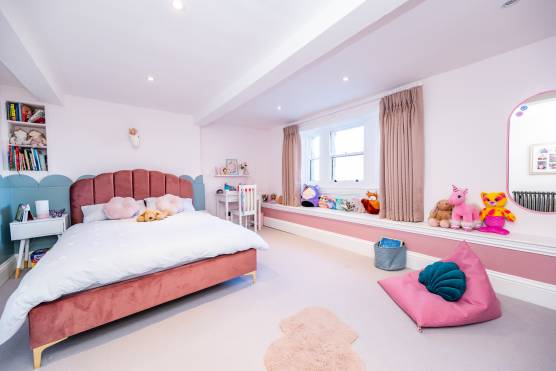 3526S 14 tv commercial location house in South Yorkshire pink bedroom.jpg