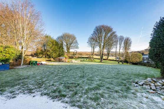 3526S 31 tv shoot location house in South Yorkshire family garden.jpg