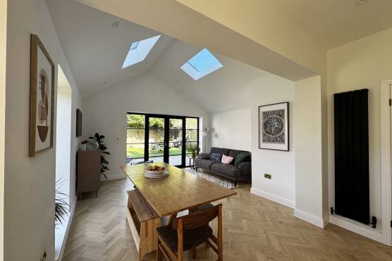 3528W 6 photo shoot location house in Leeds modern open plan dining area.jpg