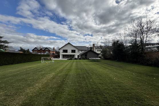 3527N 33 tv drama location Contemporary family home in North Yorkshire large garden
