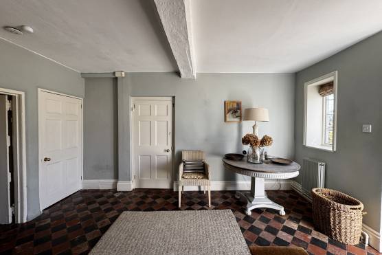 3529C 13 filming location house in Cheshire period property living area.jpg