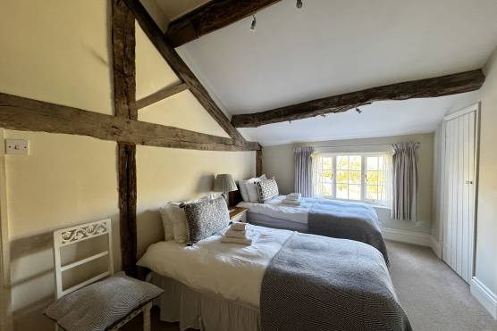 3529C 26 filming location house in Cheshire period property bedroom