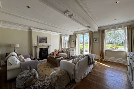 3529C 3 TV shoot location house in Cheshire period property living room.jpg