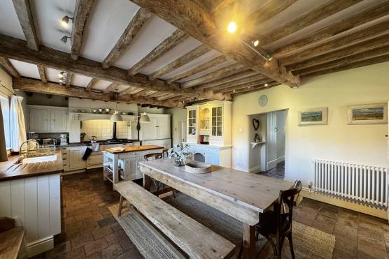 3529C 5 TV shoot location house in Cheshire traditional kitchen.jpg