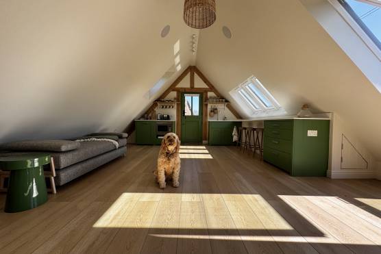 3530C 17 tv shoot location house in Cheshire with stylish living area roof extension
