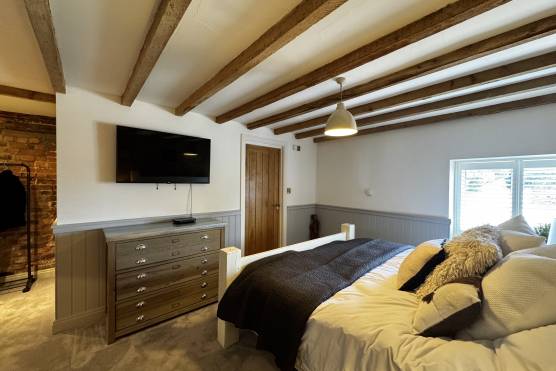 3530C 24 tv commercial location house in Cheshire with stylish bedroom