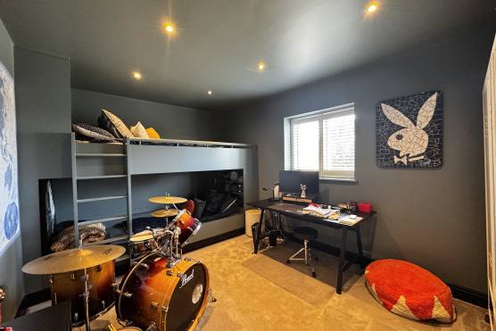 3530C 29 tv commercial location house in Cheshire with stylish bedroom