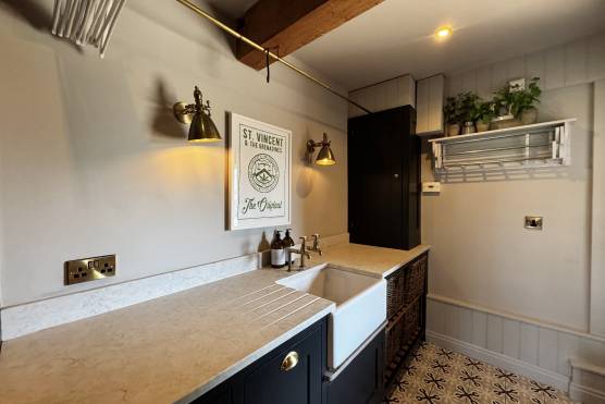 3530C 32 tv shoot location house in Cheshire with stylish utility room