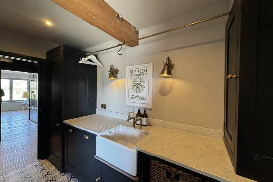 3530C 33 tv drama location house in Cheshire with stylish utility room