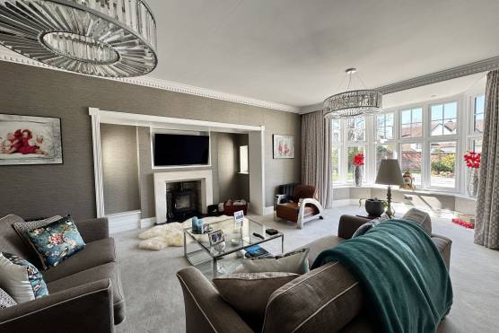 3531V 14 tv drama location house in Merseyside living room.jpg