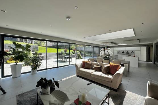 3531V 2 filming location house in Merseyside contemporary open plan kitchen.jpg