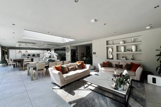 3531V 3 tv commercial location house in Merseyside open plan modern kitchen.jpg
