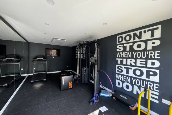 3531V 35 photo shoot location house in Merseyside.JPG