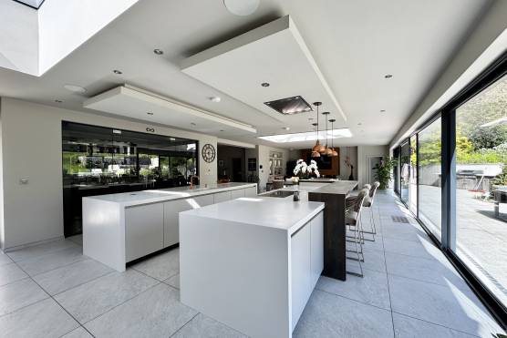 3531V 5 tv drama location house in Merseyside contemporary open plan kitchen.jpg
