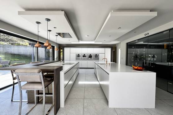 3531V 7 filming location house in Merseyside modern open plan kitchen.jpg