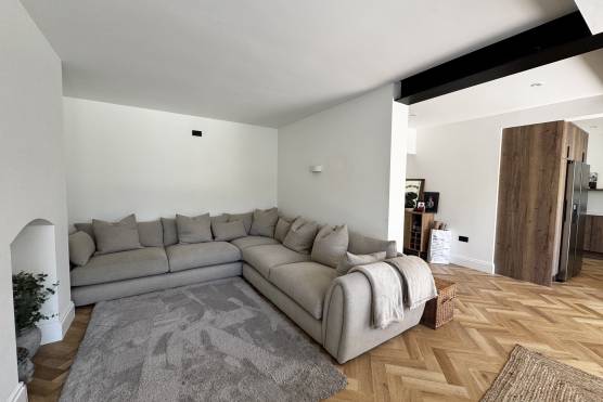 3535C 9 tv commercial location house in Cheshire open plan living area.jpg