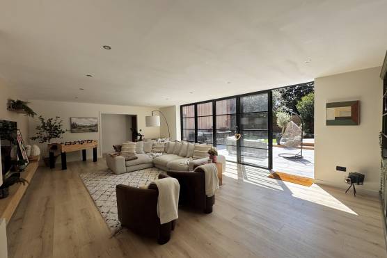 3533C-11-filming-location-house-in-Cheshire-open-plan-living-room.jpg
