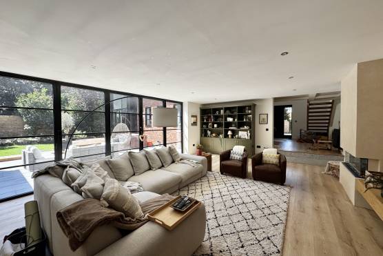 3533C 13 tv commercial location house in Cheshire living room.jpg