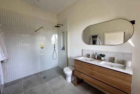 3533C 17 tv commercial location house in Cheshire bathroom.jpg