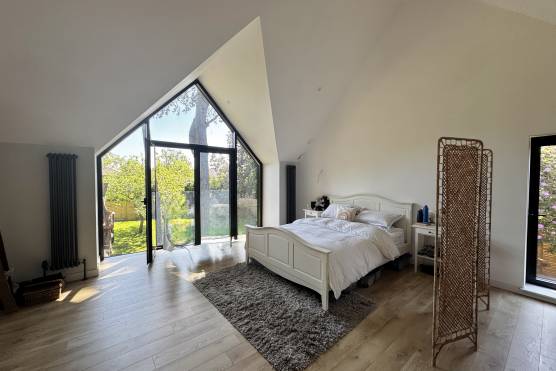 3533C 19 tv shoot location house in Cheshire bedroom.jpg