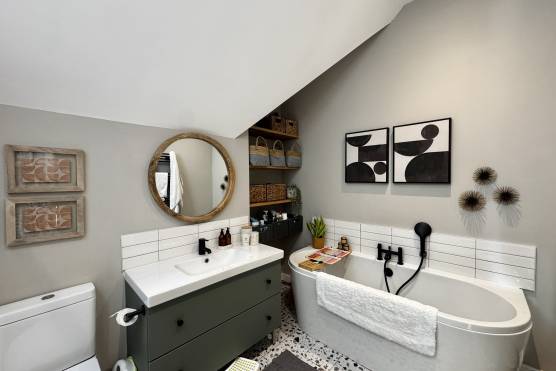 3533C 29 tv commercial location house in Cheshire bathroom.jpg