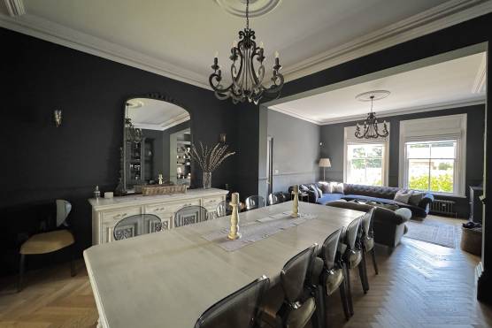 3534M 16 tv drama location house in Manchester period property living room.jpg