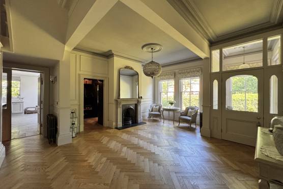 3534M 22 photo shoot location house in Manchester period property entrance hallway.jpg