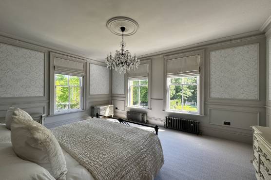 3534M 28 filming location house in Manchester stylish bedroom.jpg