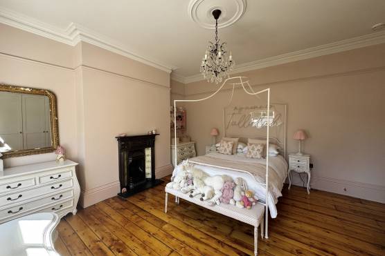 3534M 33 tv commercial location house in Manchester girls bedroom.jpg