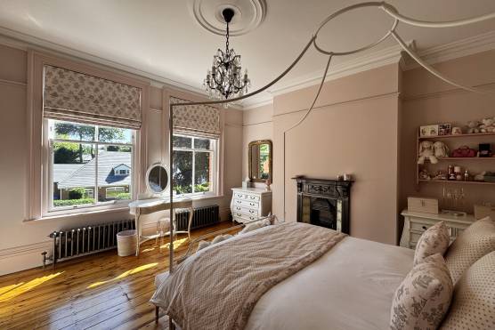 3534M 35 tv shoot location house in Manchester girls bedroom.jpg