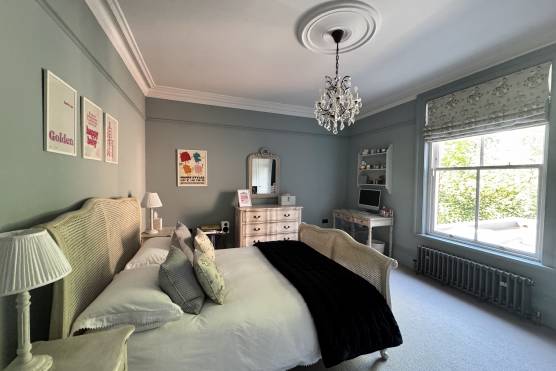 3534M 36 photo shoot location house in Manchester bedroom.jpg