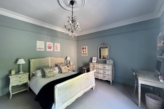 3534M 37 filming location house in Manchester bedroom.jpg