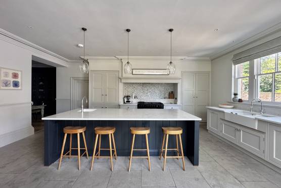 3534M 9 tv commercial location house in Manchester stylish kitchen with kitchen island.jpg